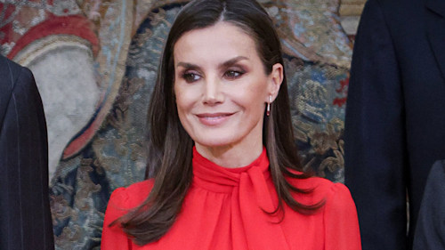 Queen Letizia looks red hot in chic dress Princess Kate would love