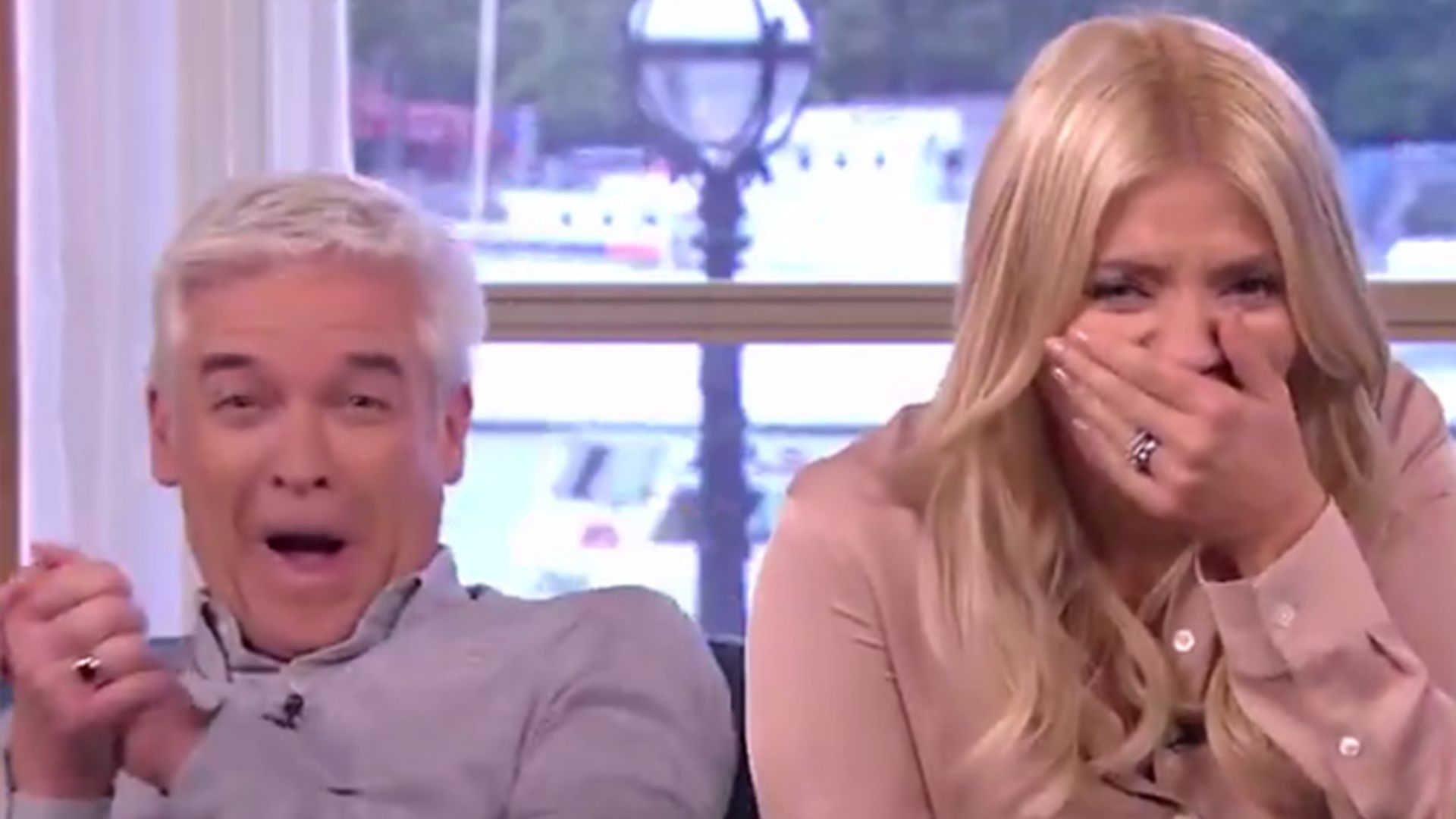 Holly Willoughby and Phillip Schofield's latest video will have you ...