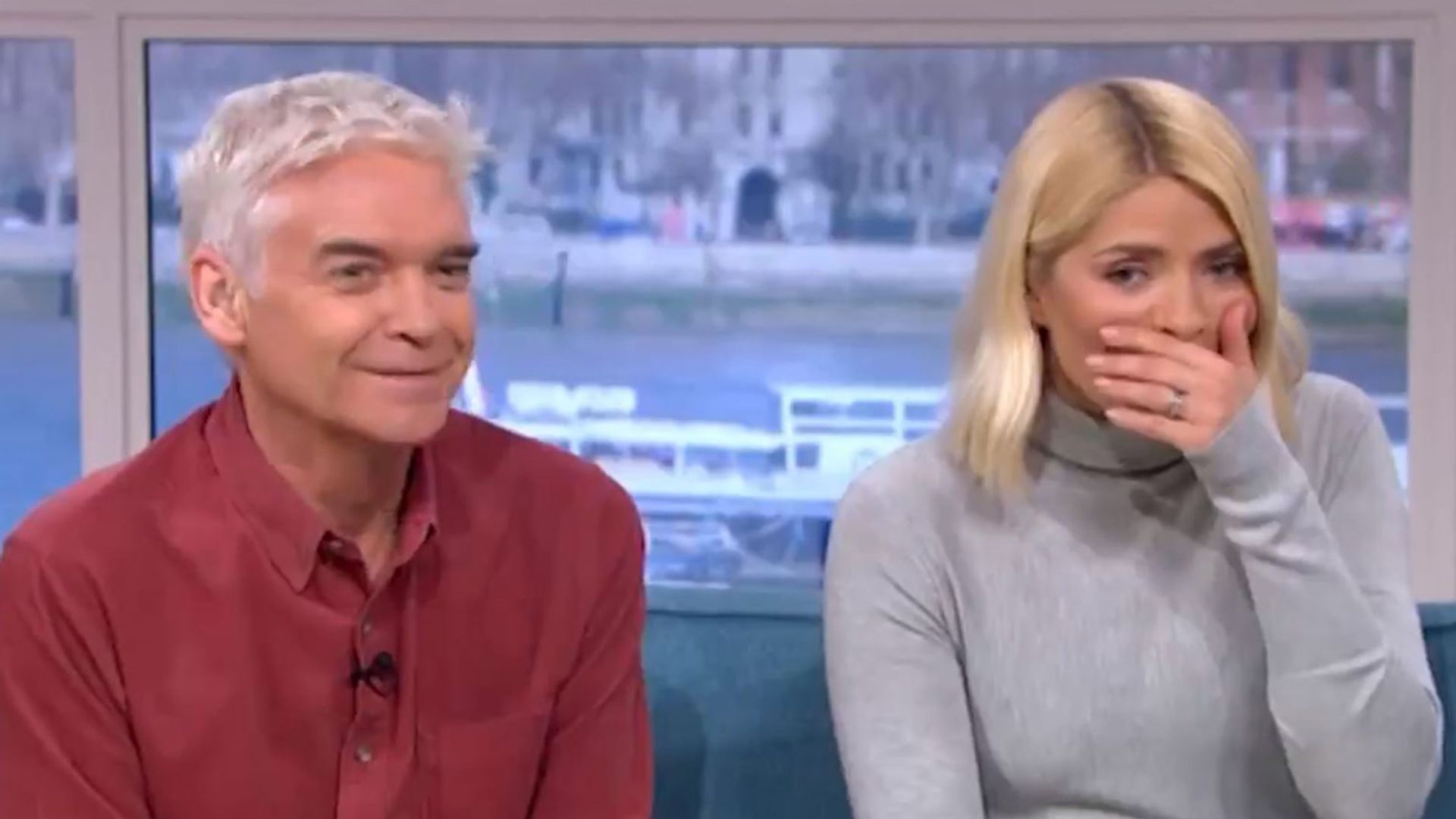 Holly Willoughby And Philip Schofield Forced To Apologise Live On This Morning Hello 9947