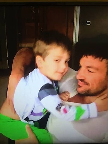 Peter Andre FINALLY reveals son Theo's face live on Loose Women | HELLO!