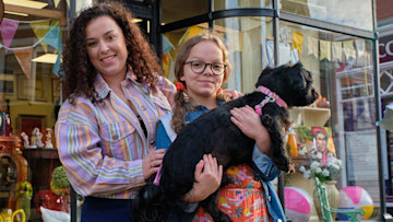 Tracy Beaker with daughter