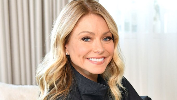 Kelly Ripa Shares Astonishing Detail About Her Secret Pregnancy Hello