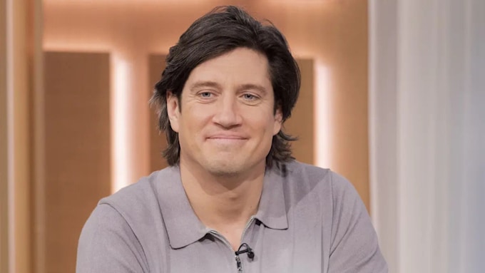 This Morning's Vernon Kay forced to apologise after guest's on-air ...