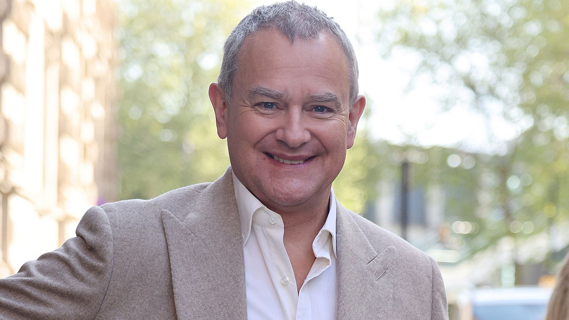 Downton Abbey's Hugh Bonneville has fans swooning with fresh look in ...