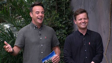 ant-and-dec-smiling