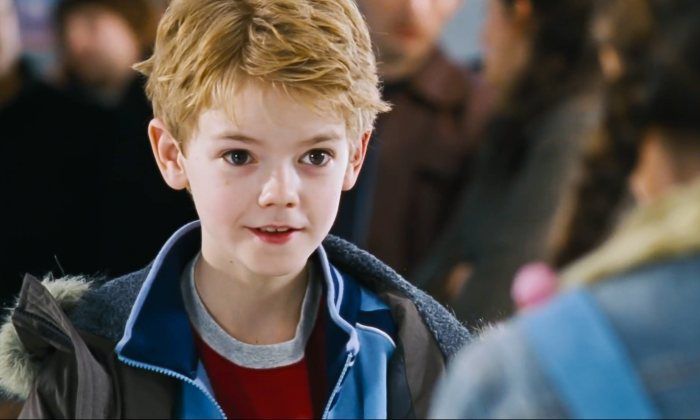 Love Actually's Thomas Brodie-Sangster has a very famous actress girlfriend