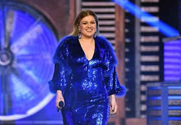 Kelly Clarkson worries fans as she misses talks show and replacement is ...