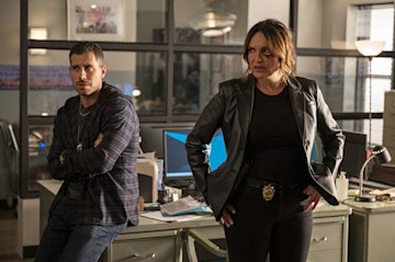 Law & Order: SVU shares epic teaser ahead of new episode and fans all ...