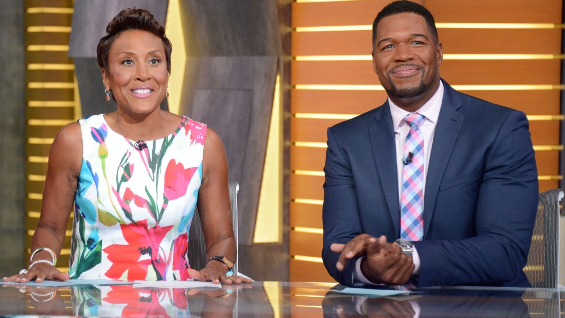 Michael Strahan And Robin Roberts Warn GMA Co-star To 'be Careful' In ...