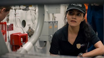 Yasmine Al-Bustami als Lucy op NCIS: Hawaii