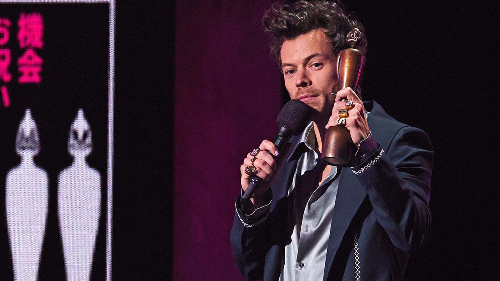 Brit Awards 2023: Harry Styles visibly moved as he sweeps the board with  major wins | HELLO!