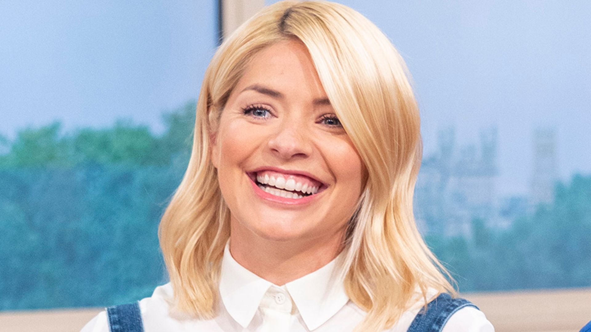 Holly Willoughby Shocks Fans As A Brunette Hello