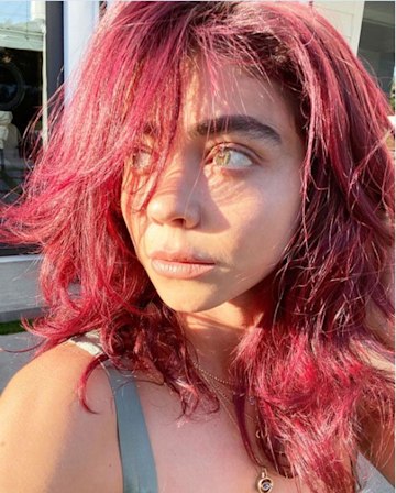 sarah-hyland-pink-hair
