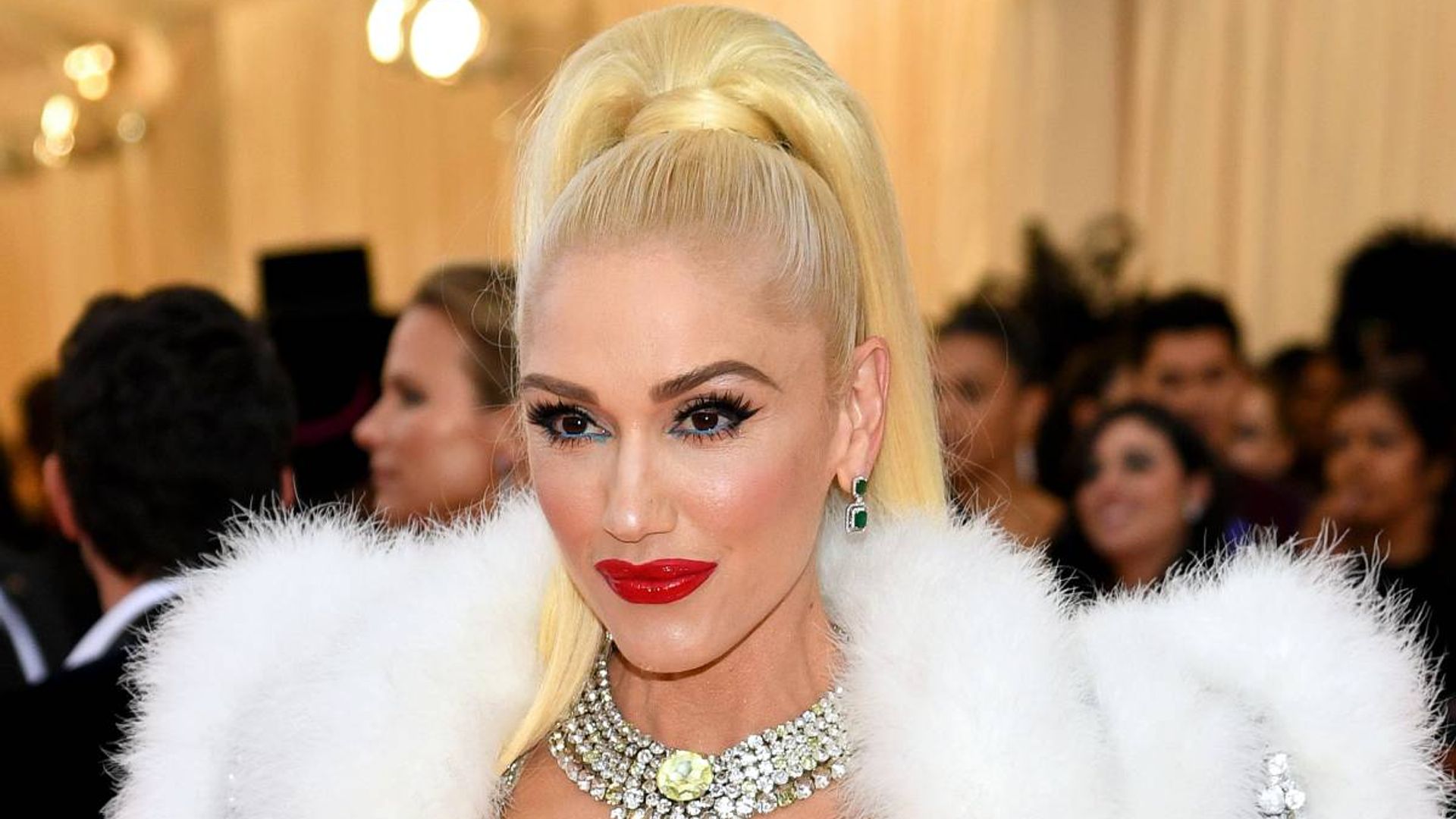 Gwen Stefani Pictured With Short Red Hair In Incredible Photo And She S Unrecognisable Hello