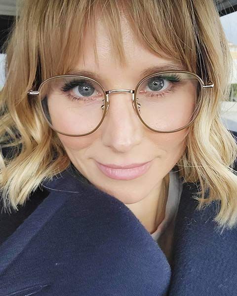 Kristen Bell looks unrecognisable with new choppy bangs and glasses – fans  react | HELLO!