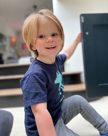 Tana Ramsay cuts son Oscar's long blonde locks – fans all saying the ...