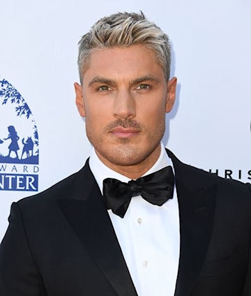 Jennifer Lopez has fans doing double-take as she debuts drastic hair