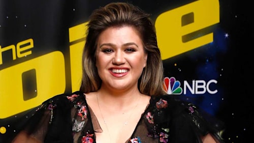 Kelly Clarkson wows with platinum blonde hair transformation