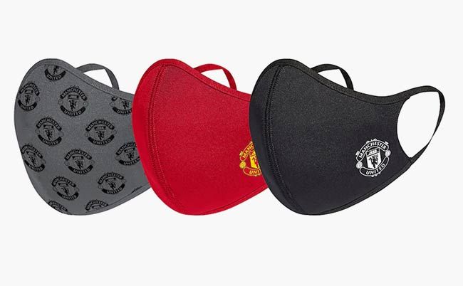 NEW UTD FACE COVERINGS/ SNOODS ...MANCHESTER IS RED 