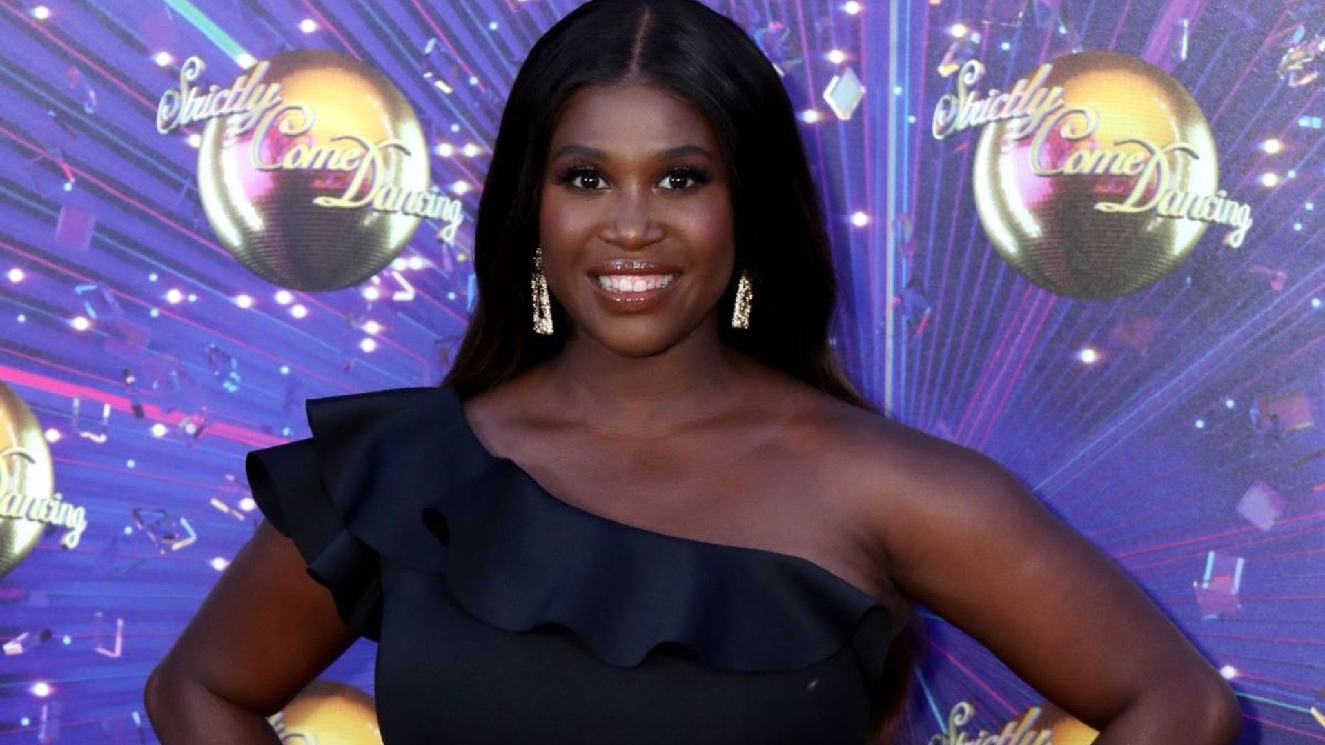 Strictly S Motsi Mabuse Shows Off Stunning Figure In Workout Leggings And Top Hello