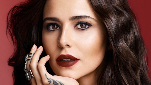 First look at Cheryl's new matte lip kit line from L'Oreal Paris!