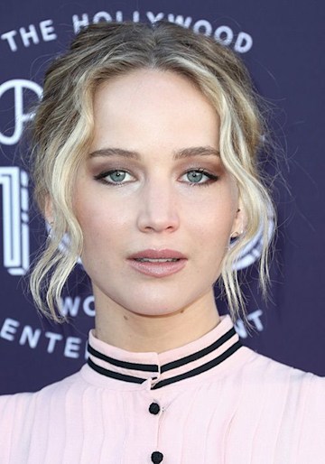 Jennifer Lawrence shows stunning makeup looks on red carpet | HELLO!