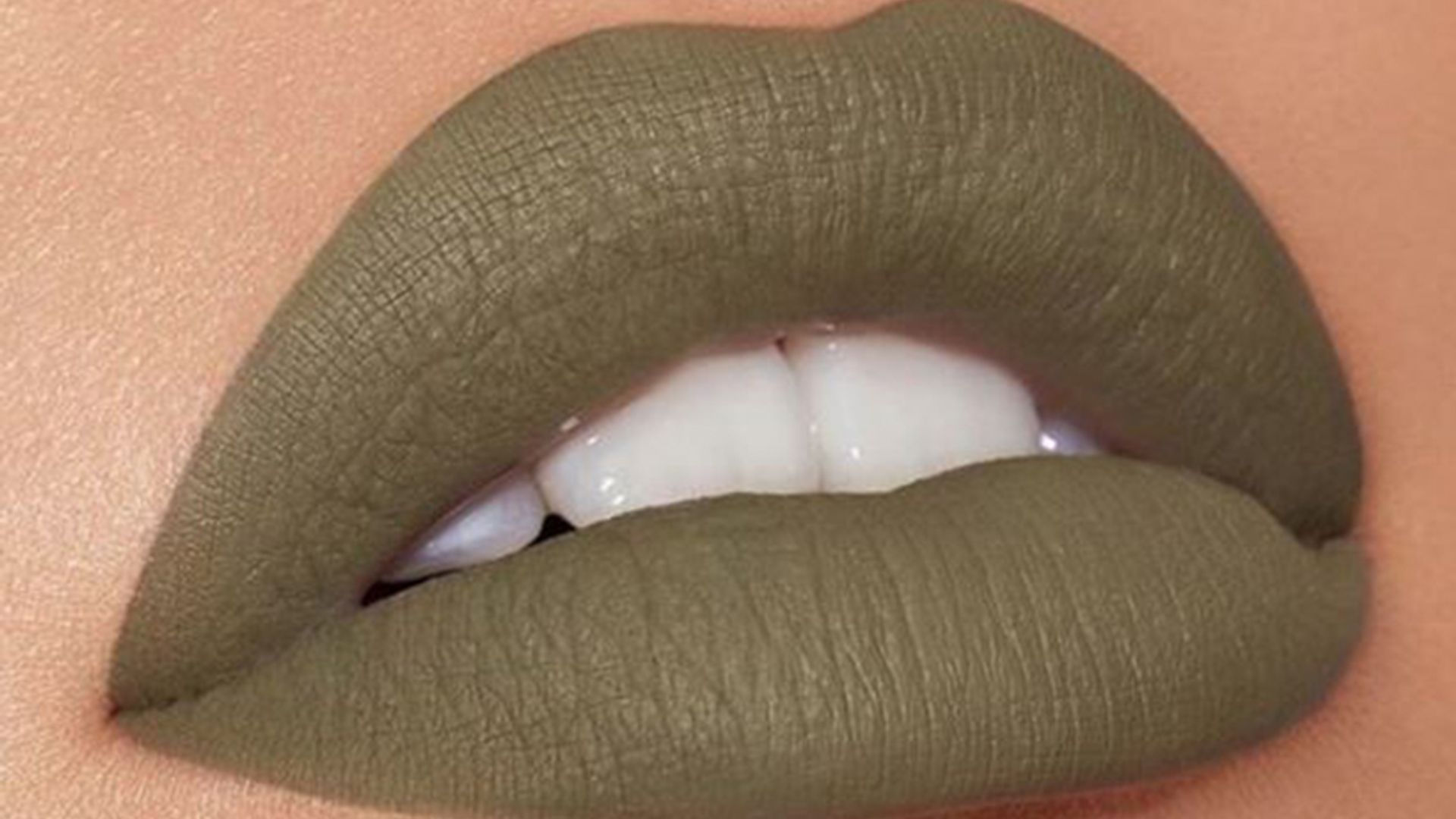 kylie jenner green lipstick