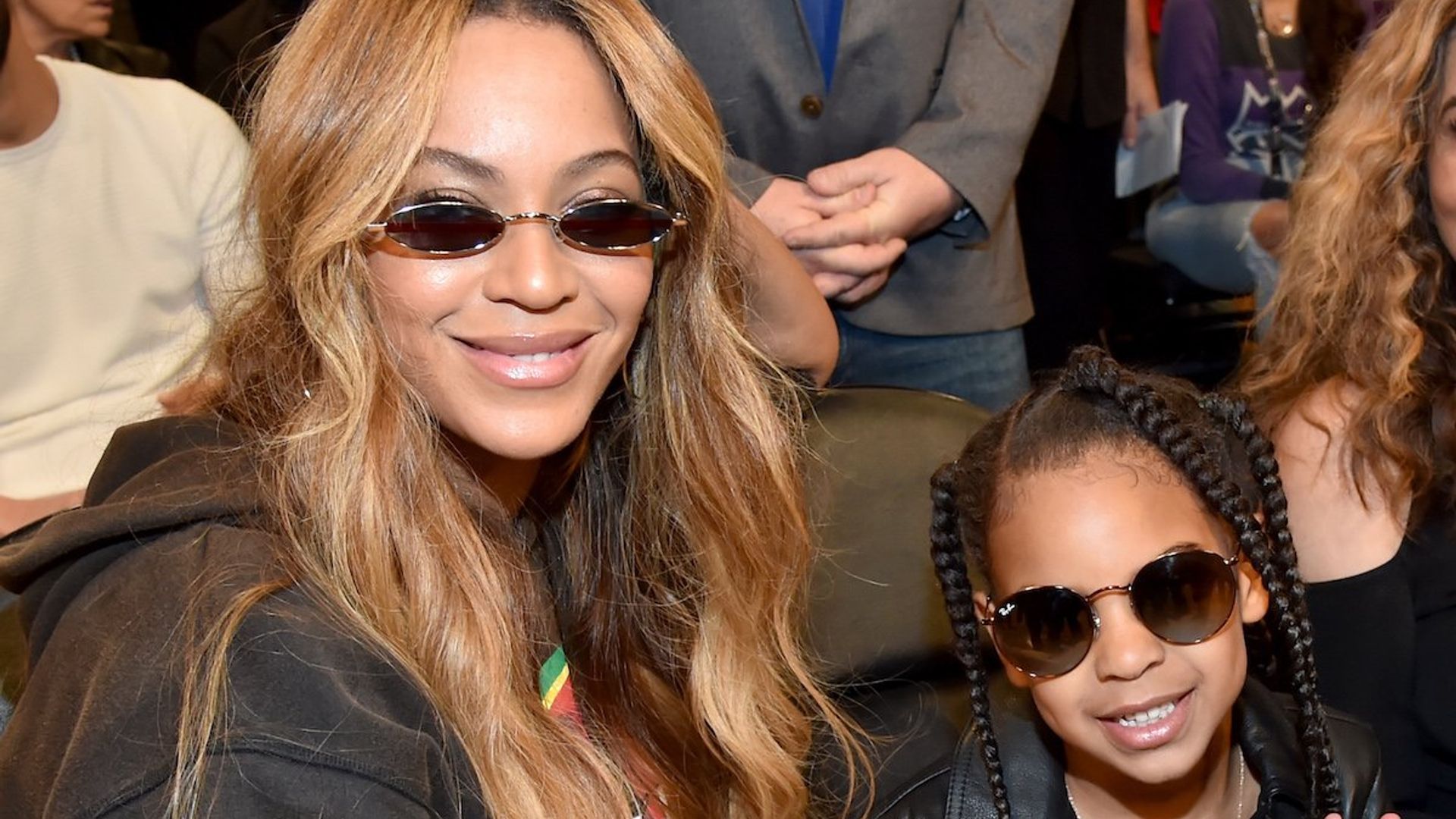 Beyonce's Daughter Blue Ivy's Hair Pulled by Fan During Concert - wide 11