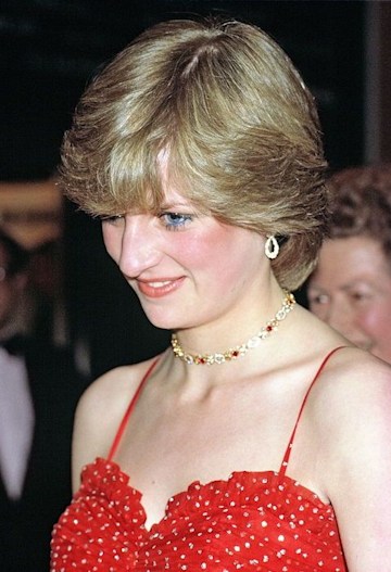 Why Princess Diana suddenly stopped wearing her daring blue eyeliner ...