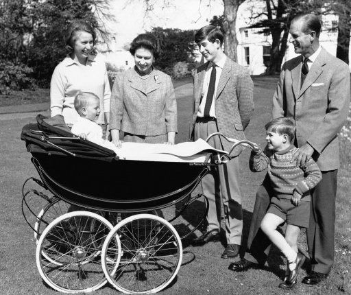 kate middleton pram silver cross