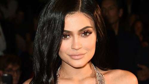 Pregnant Kylie Jenner reappears in family photo with Khloé Kardashian