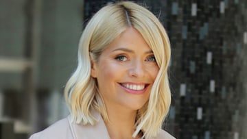 holly willoughby outside itv studios