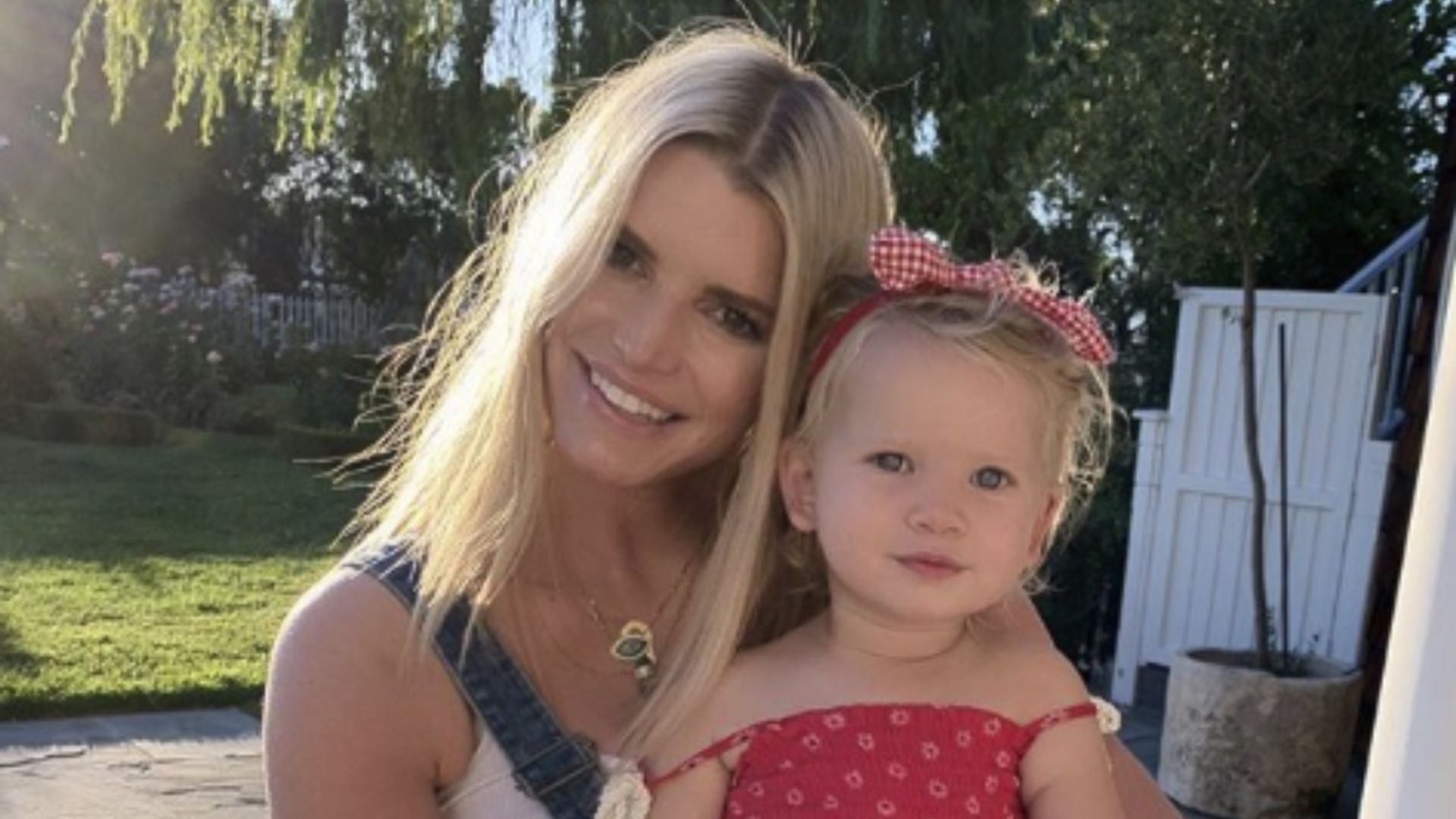 Jessica Simpson's minime daughter looks just like Marilyn Monroe in
