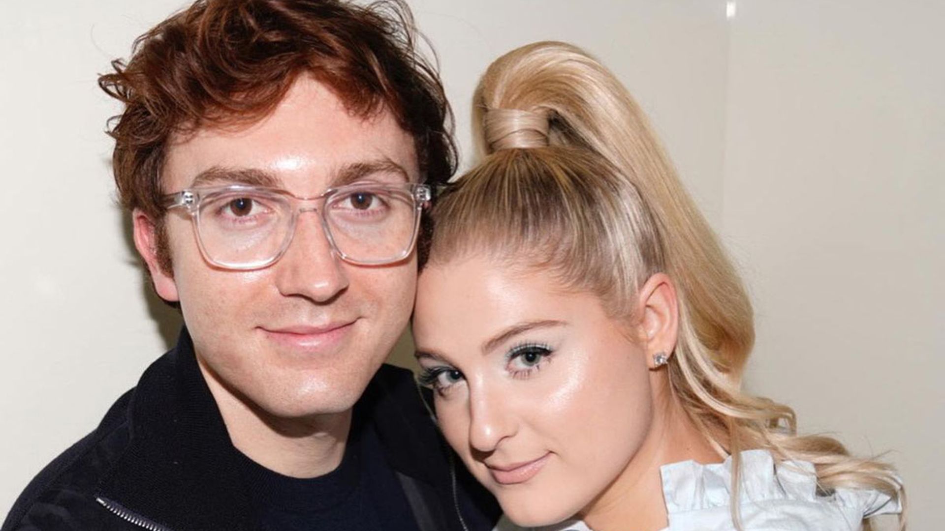 Meghan Trainor shows off bare baby bump in sweetest picture fans(01)