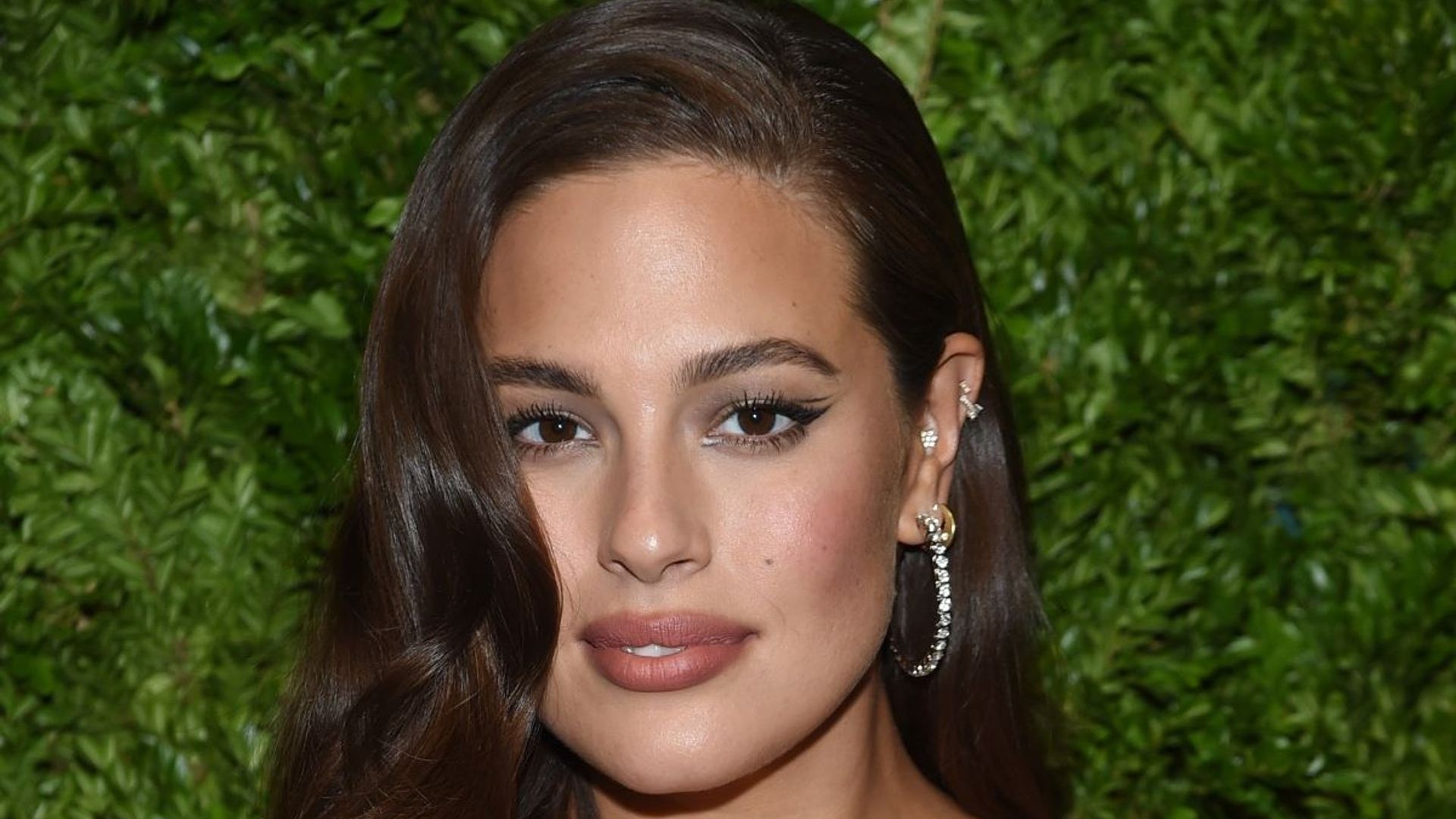 Ashley Graham Posts Intimate Breastfeeding Video Of Son And Moms Go Wild Hello 8437