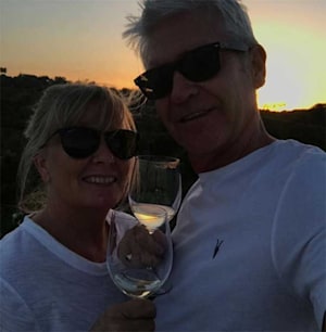 phillip-schofield-wife