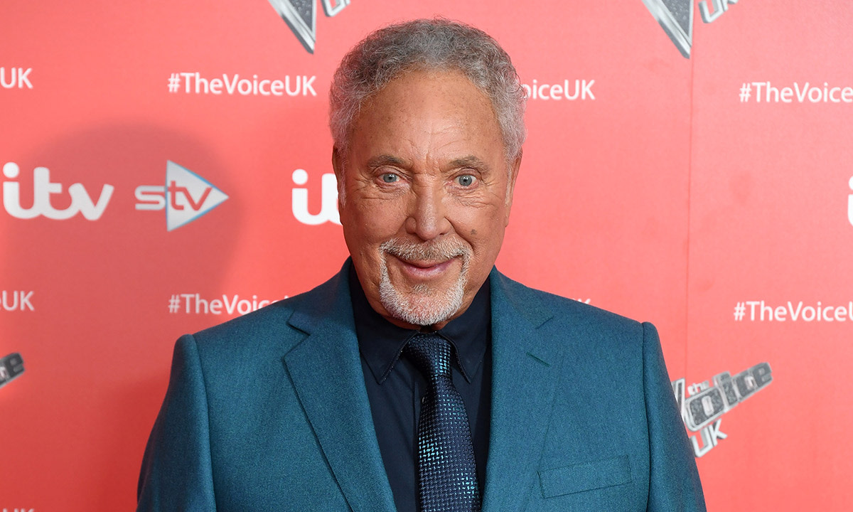 Tom Jones' family wife Linda, sons Mark and Jonathan and grandchildren