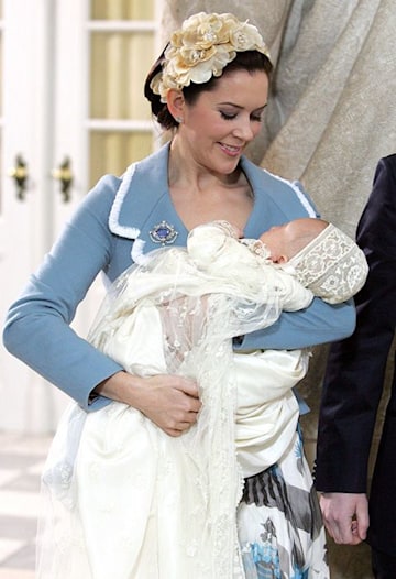 17 beautiful royal christening photos: Prince Louis, Prince Julian ...