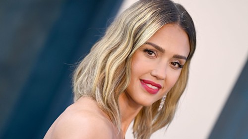 jessica alba hair 2022 shoulder length