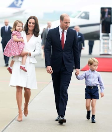 kate-middleton-parenting-airport-prince-william