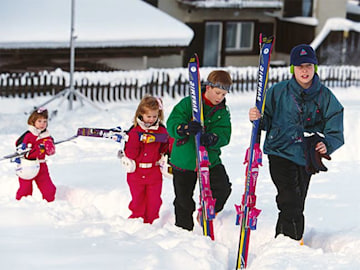 Royal cousins enjoy a ski trip