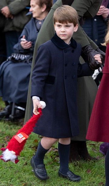 Prince Louis Shows Off His Outfit In Cheeky Moment During Christmas Walkabout Hello 9049