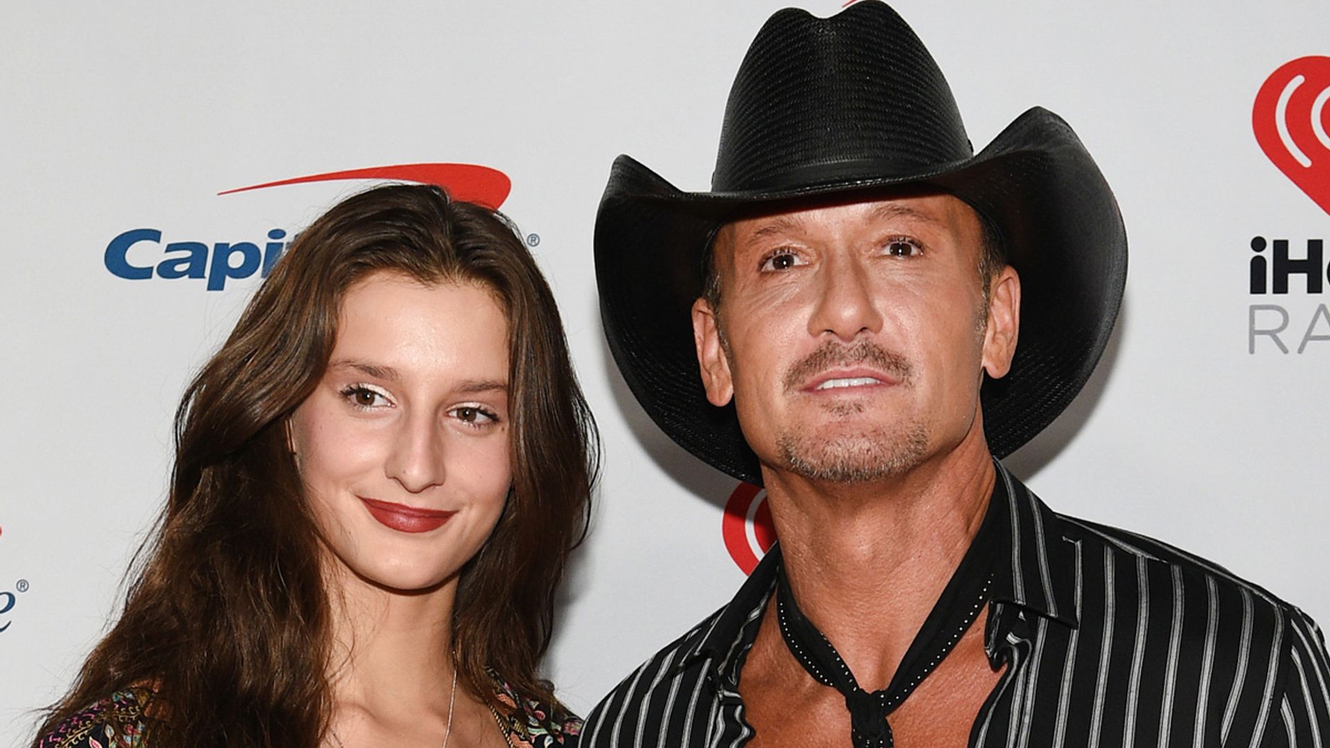 Faith Hill And Tim McGraw's Daughter Audrey Rocks Risqué Mini Skirt In ...