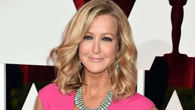 Lara Spencer looks stunning in hot pink dress