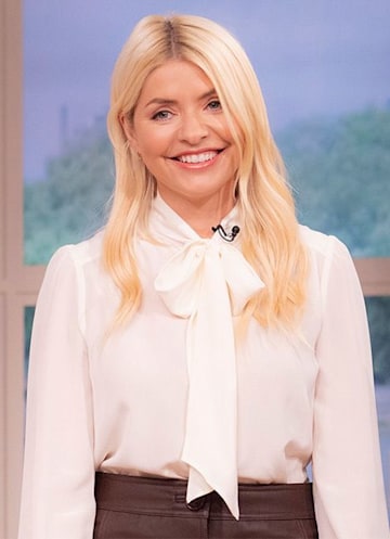 Holly Willoughby doesn't wear fake tan but she does swear by this ...