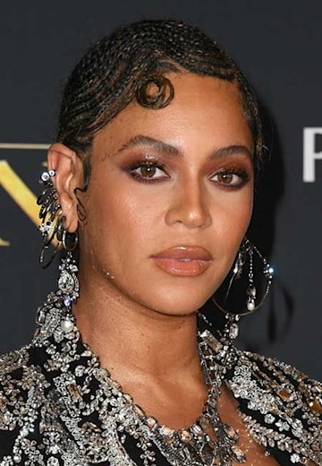 beyonce in crazy earrings