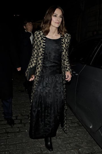 Keira Knightley dons the ultimate statement coat at Jewish UK Film ...