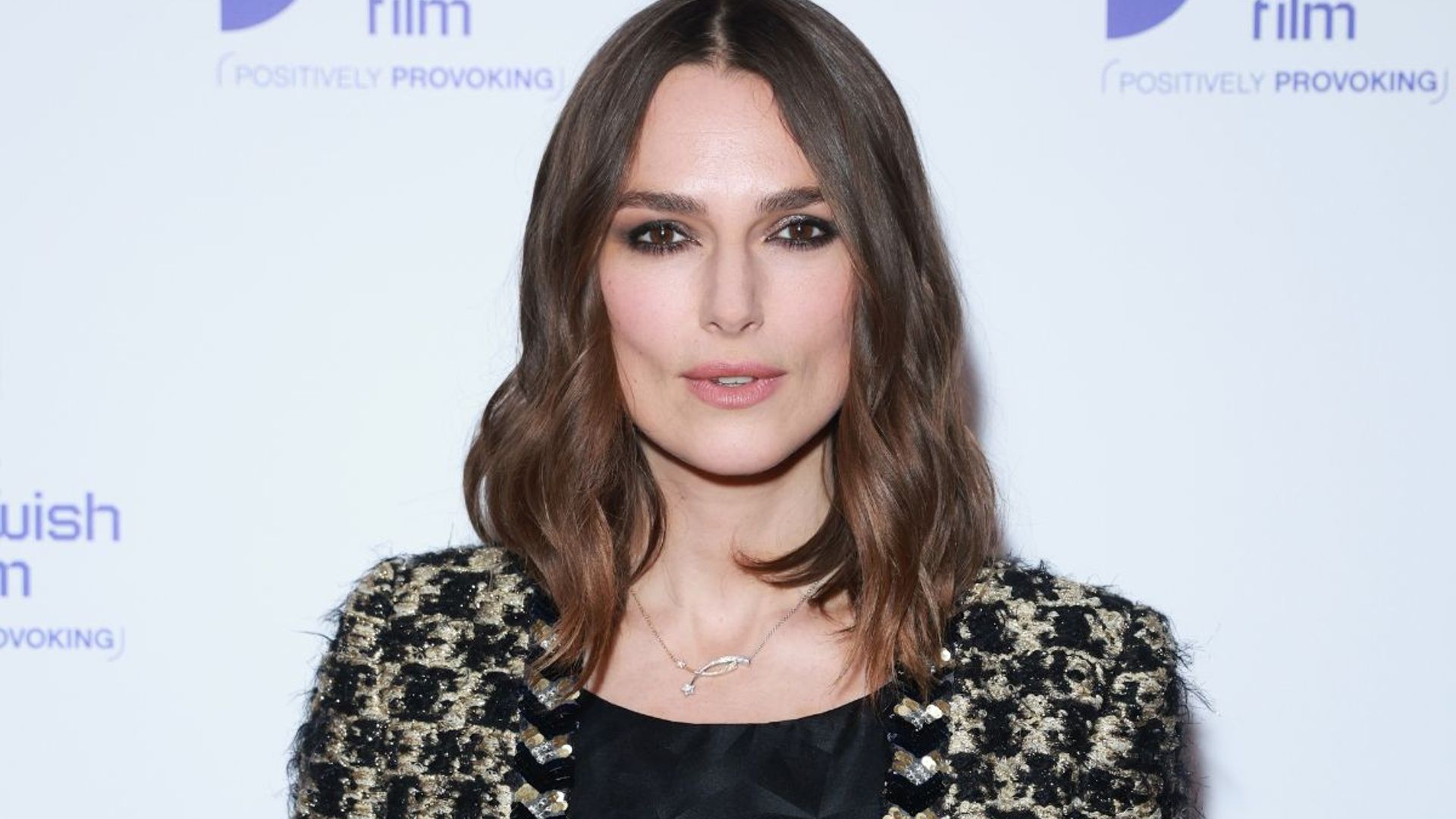 Keira Knightley Dons The Ultimate Statement Coat At Jewish Uk Film Festivals Charlotte Premiere 