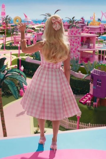 Margot Robbie Is The Perfect Barbie And The New Film Trailer Proves It See Photos Hello 6604
