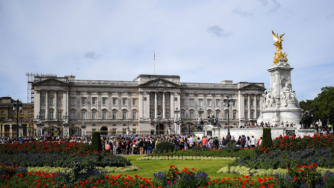 Workers make amazing discovery during Buckingham Palace renovations ...